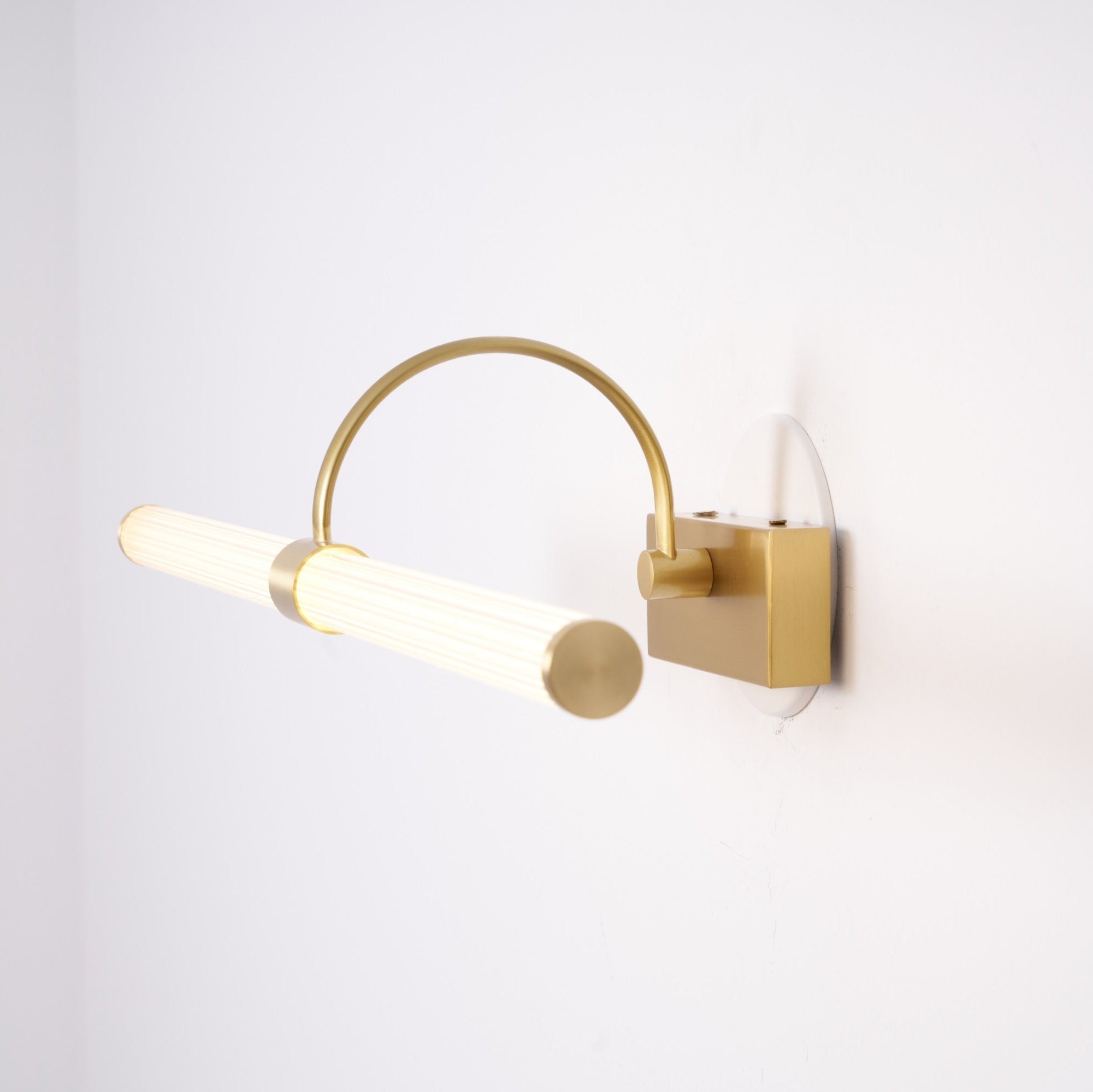 Beryl Modern Minimalist Brass Wall Light