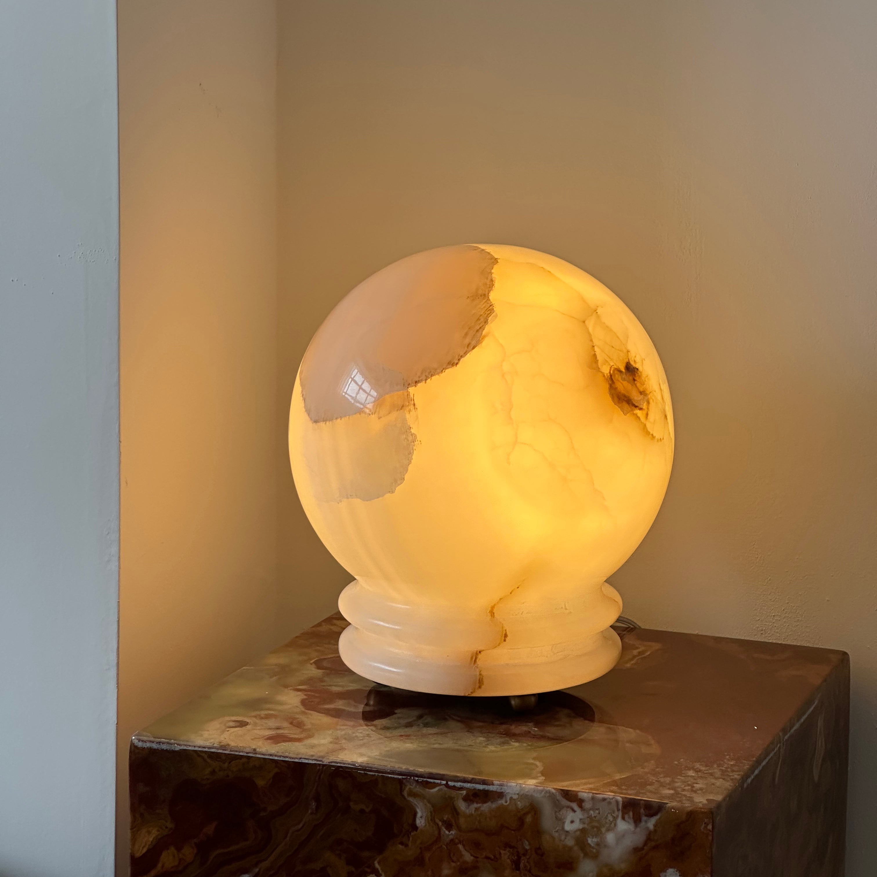 Amberia Table Lamp