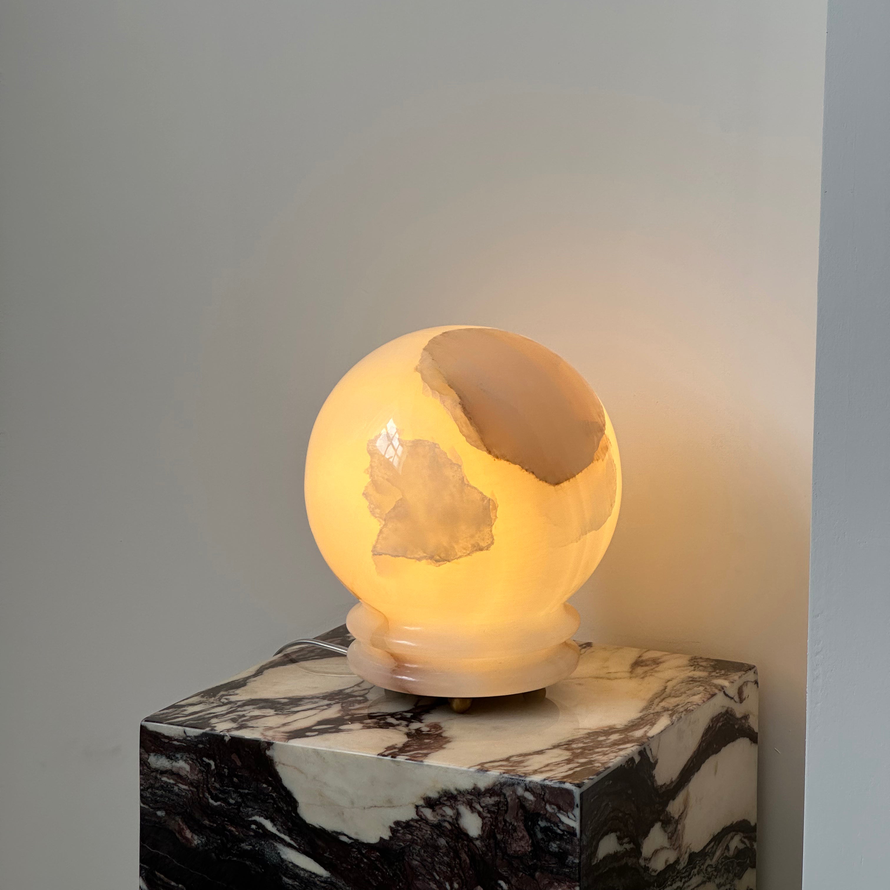 Amberia Table Lamp