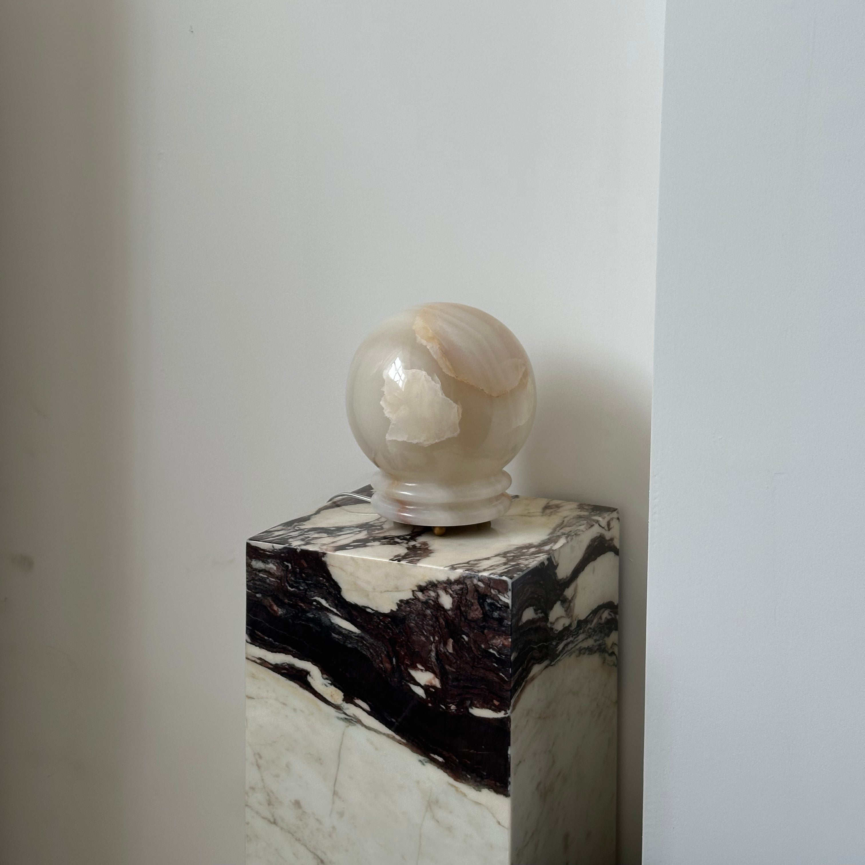 Amberia Table Lamp