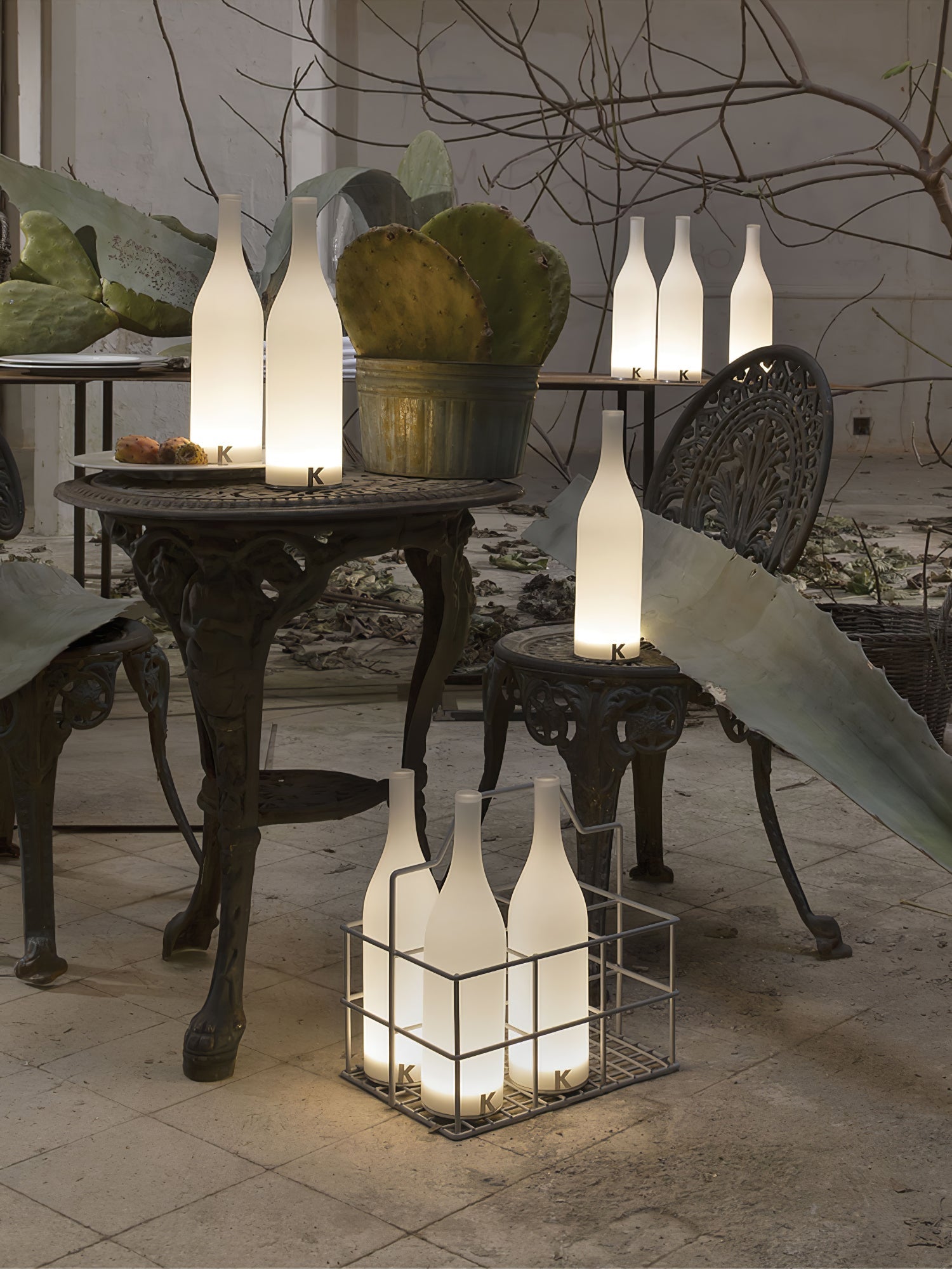 Vino Built-in Battery Table Lamp