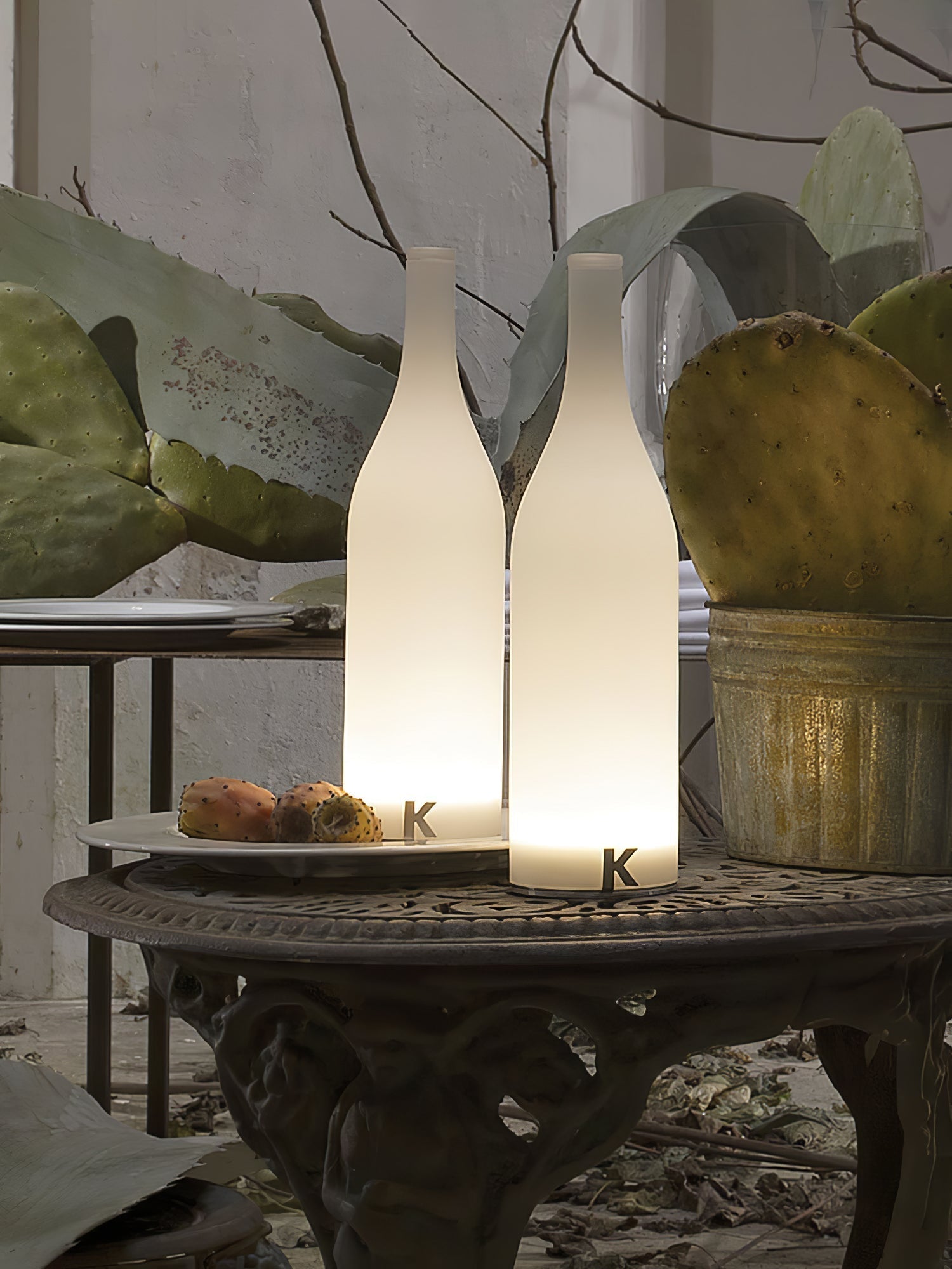 Vino Built-in Battery Table Lamp
