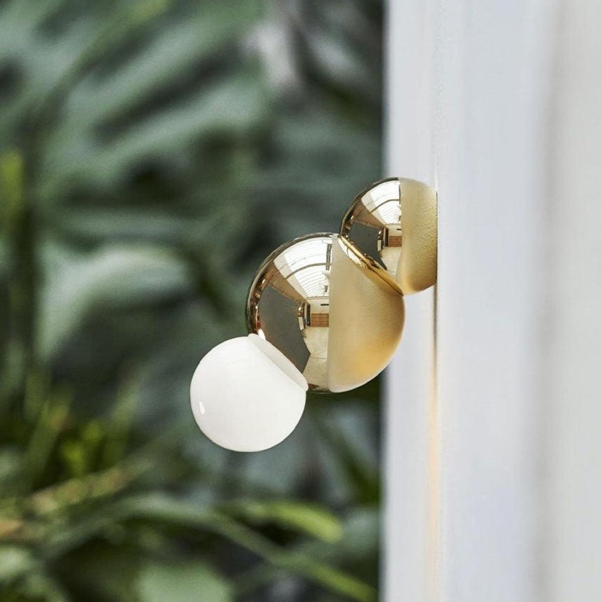 Oshaen Modern Minimalist Ball Mounted Wall Light