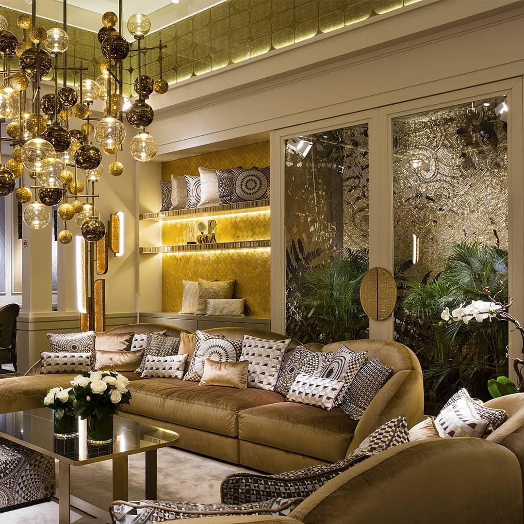 Veliora Glass Light Luxury Pendant Lamp