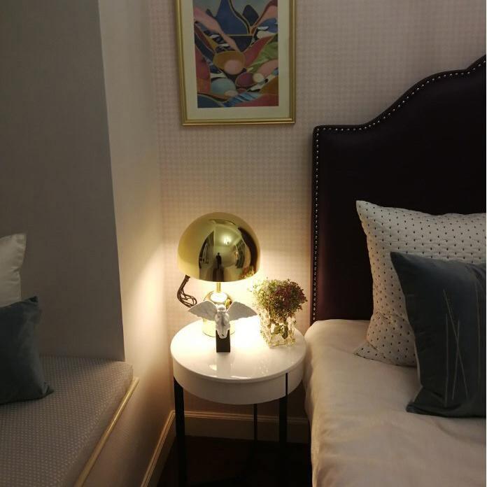 Ames Luxury Bell Table Light