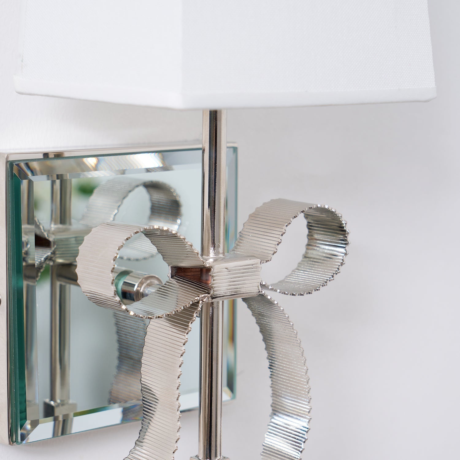 Veskin Bow Wall Sconce