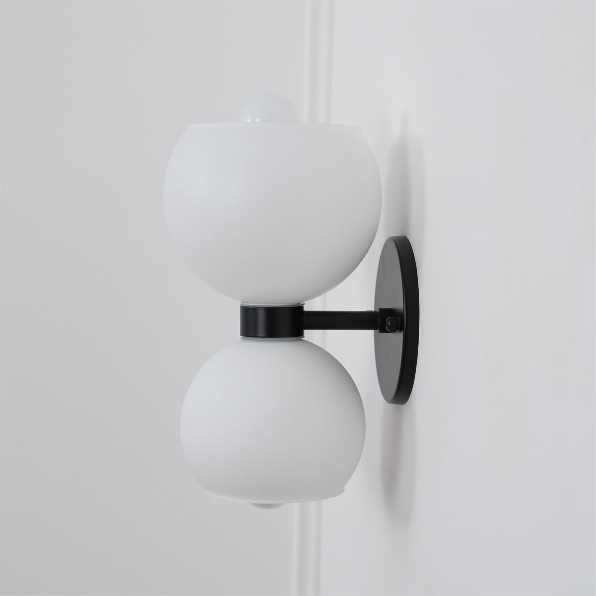 Umarion Round Pearl Glass Sconce Wall lamp