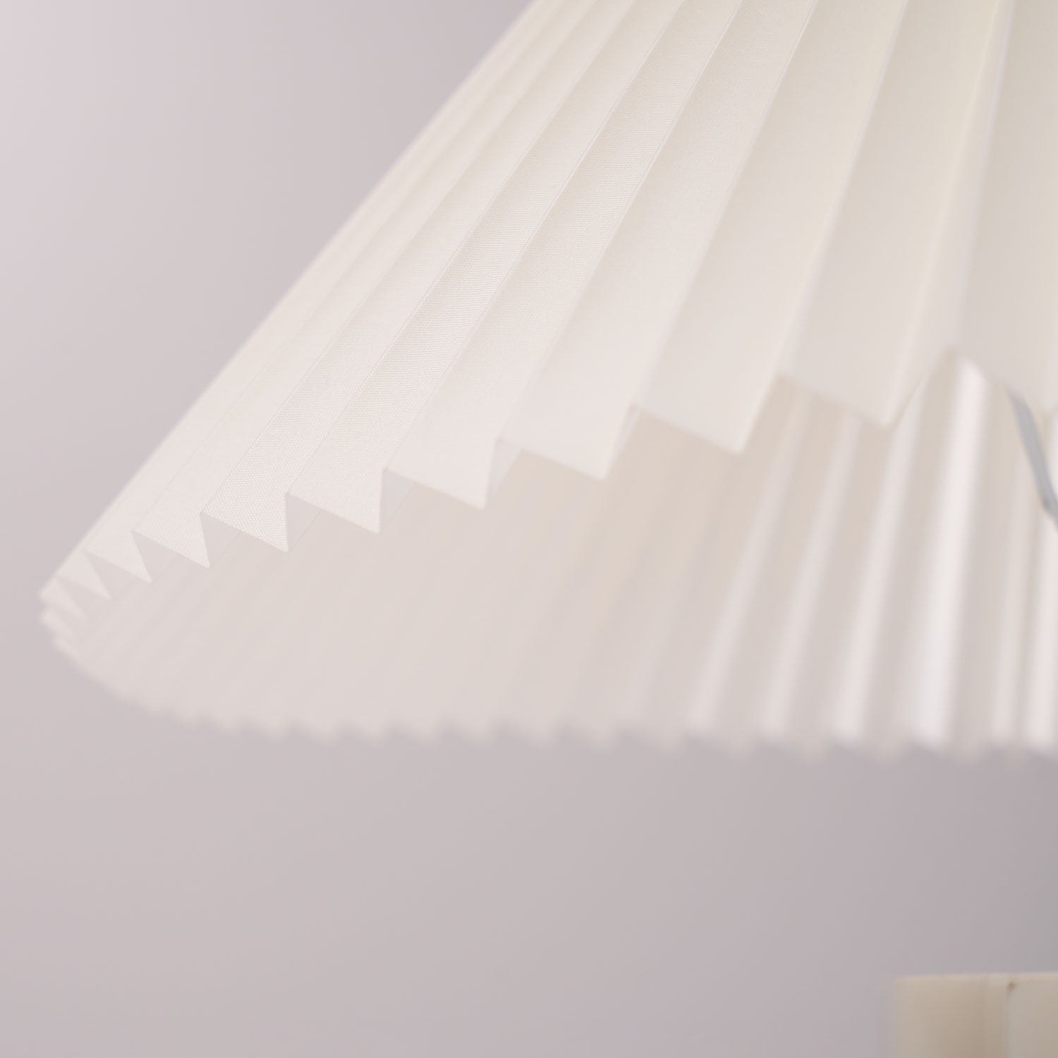 Selaleria Modern Table Lamp