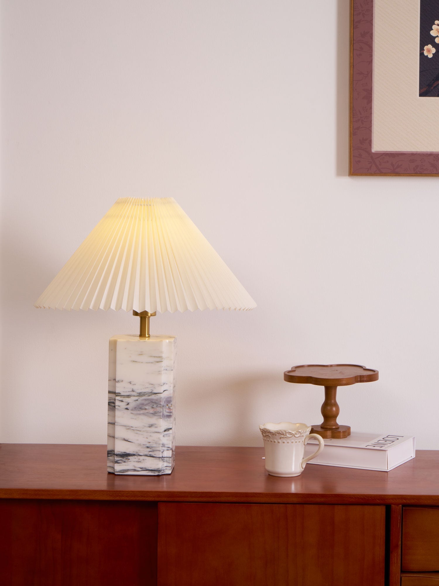 Selaleria Modern Table Lamp