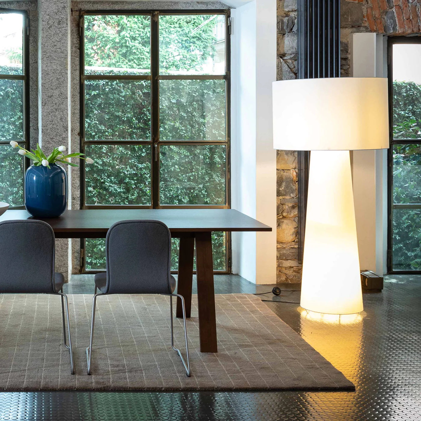 Viraalella Floor Light