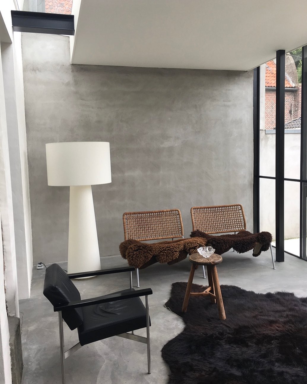 Viraalella Floor Light