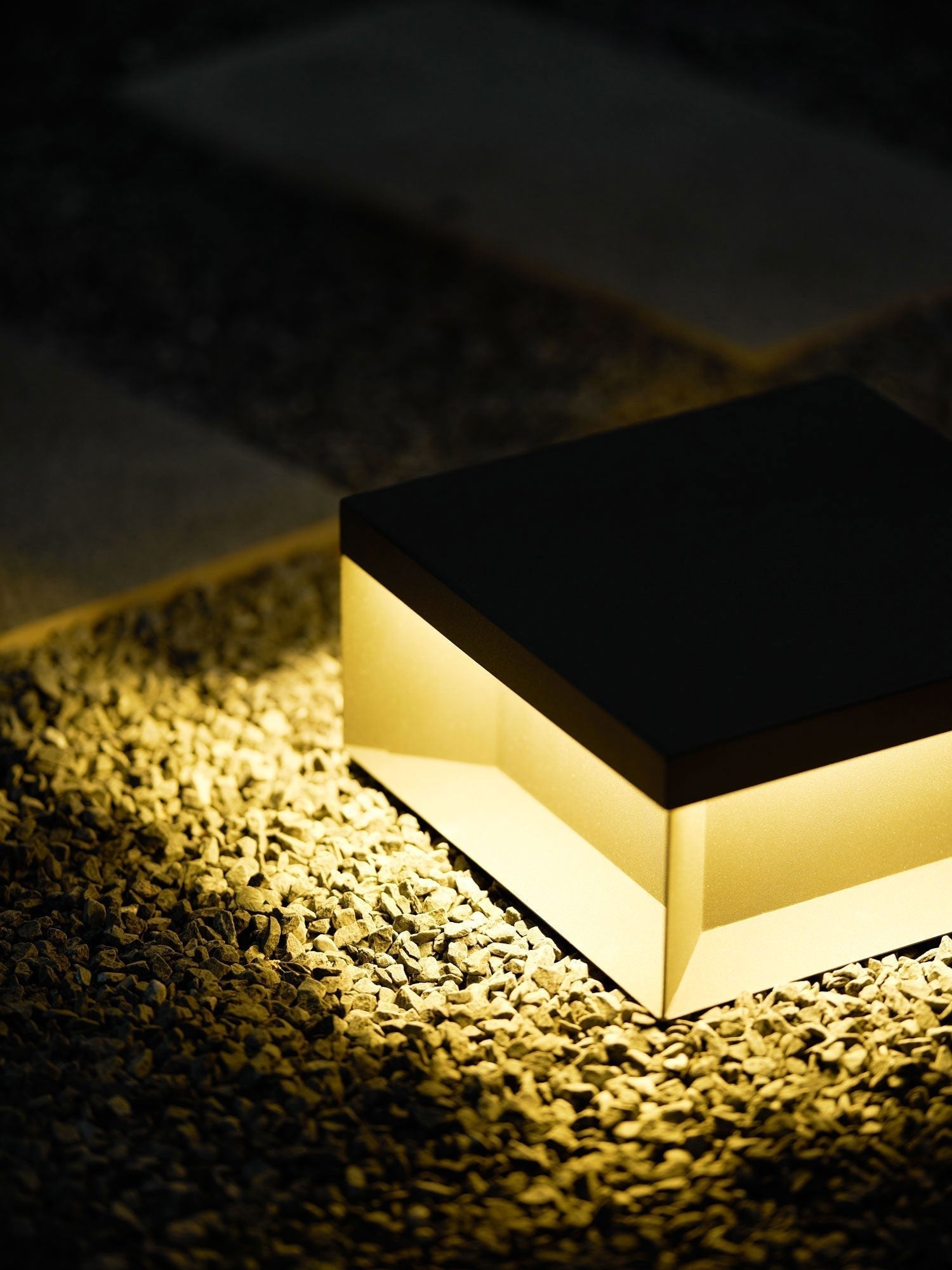 Polly Modern Outdoor Light