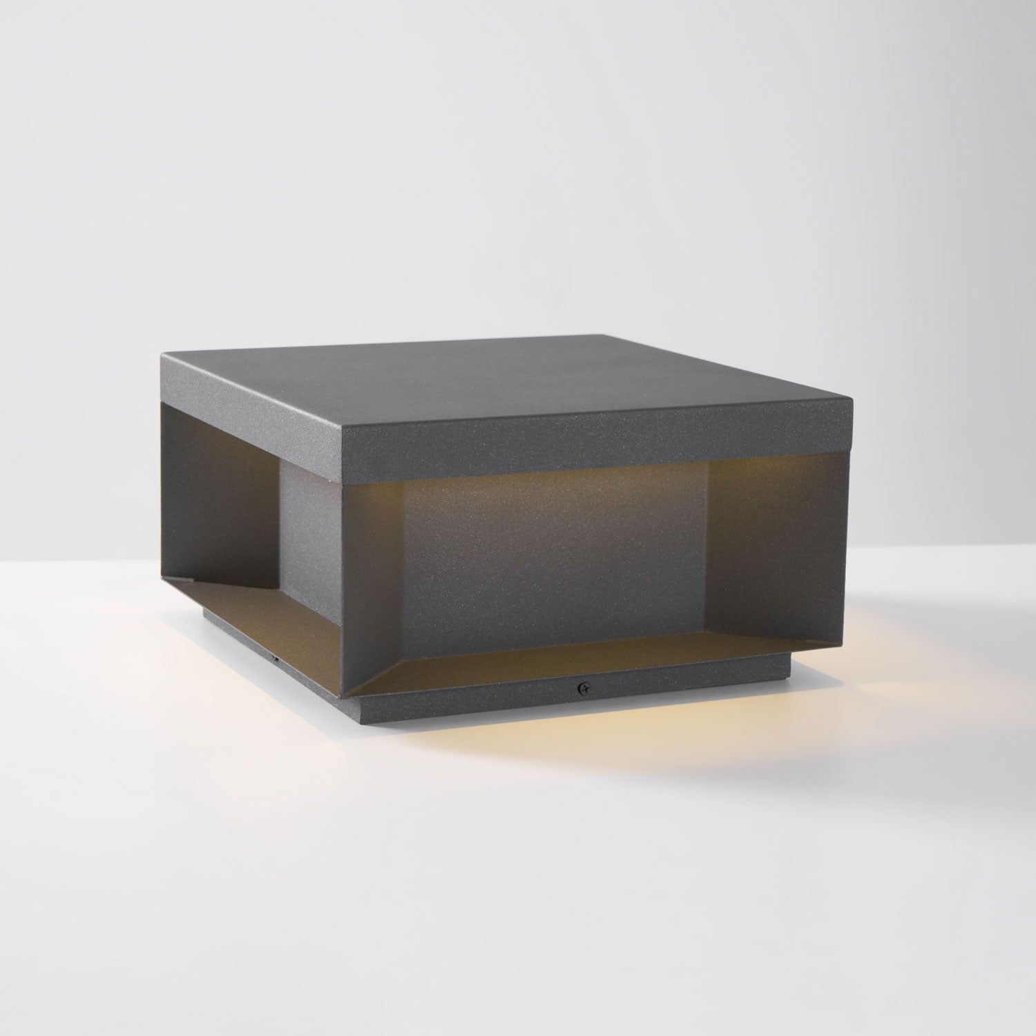 Polly Modern Outdoor Light