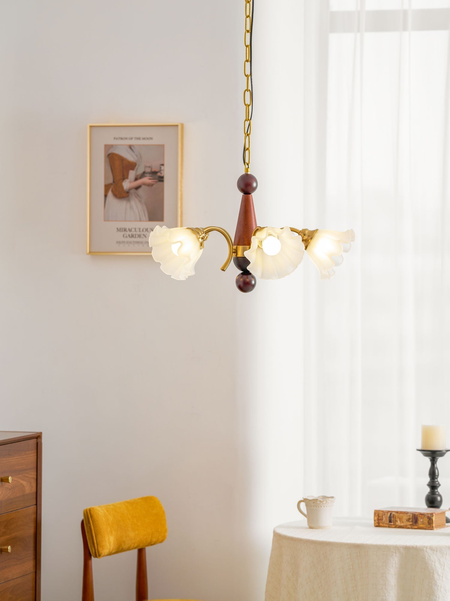 Ilvinan Traditional Elegance Wood Glass Chandelier