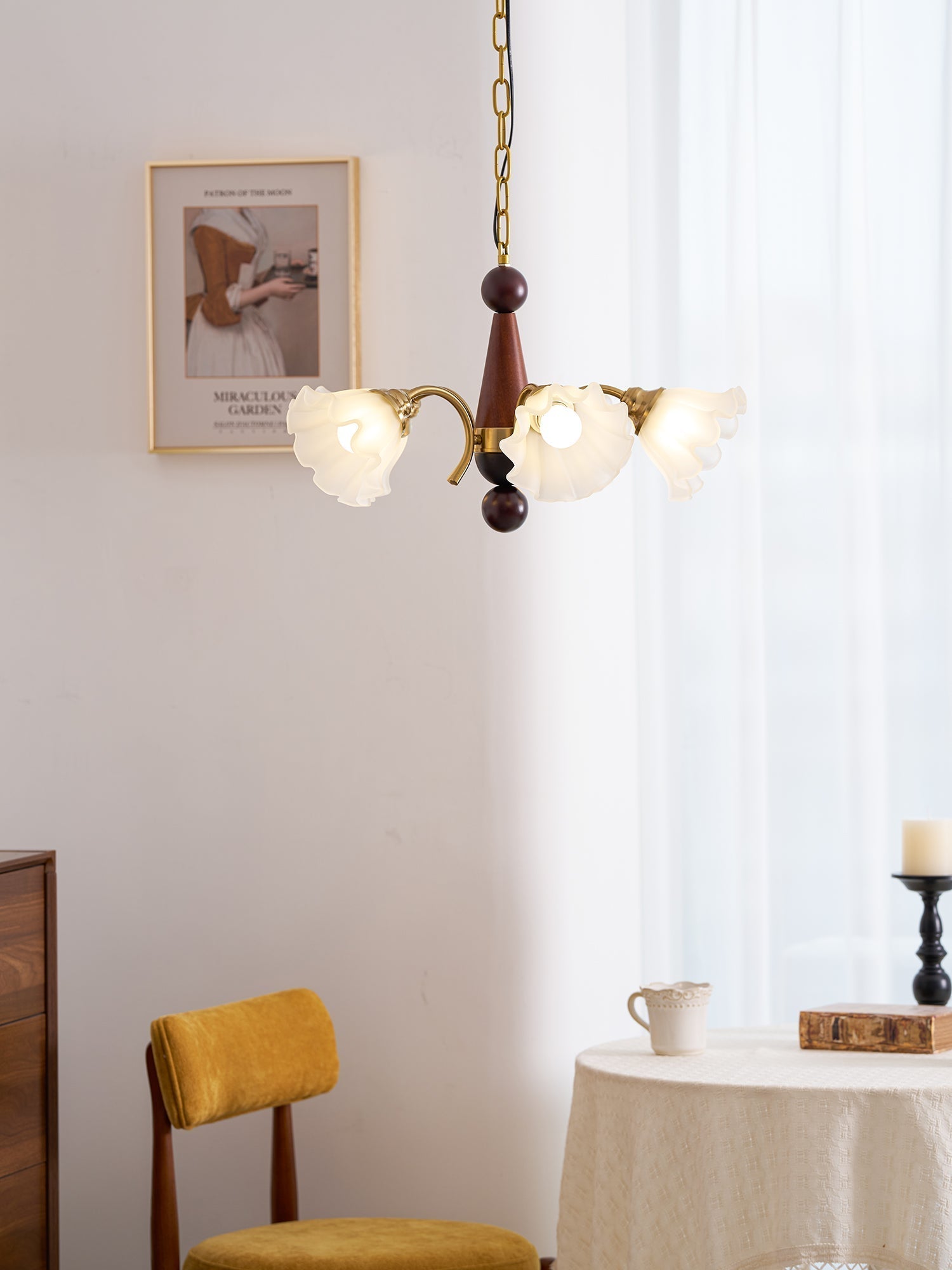 Ilvinan Traditional Elegance Wood Glass Chandelier