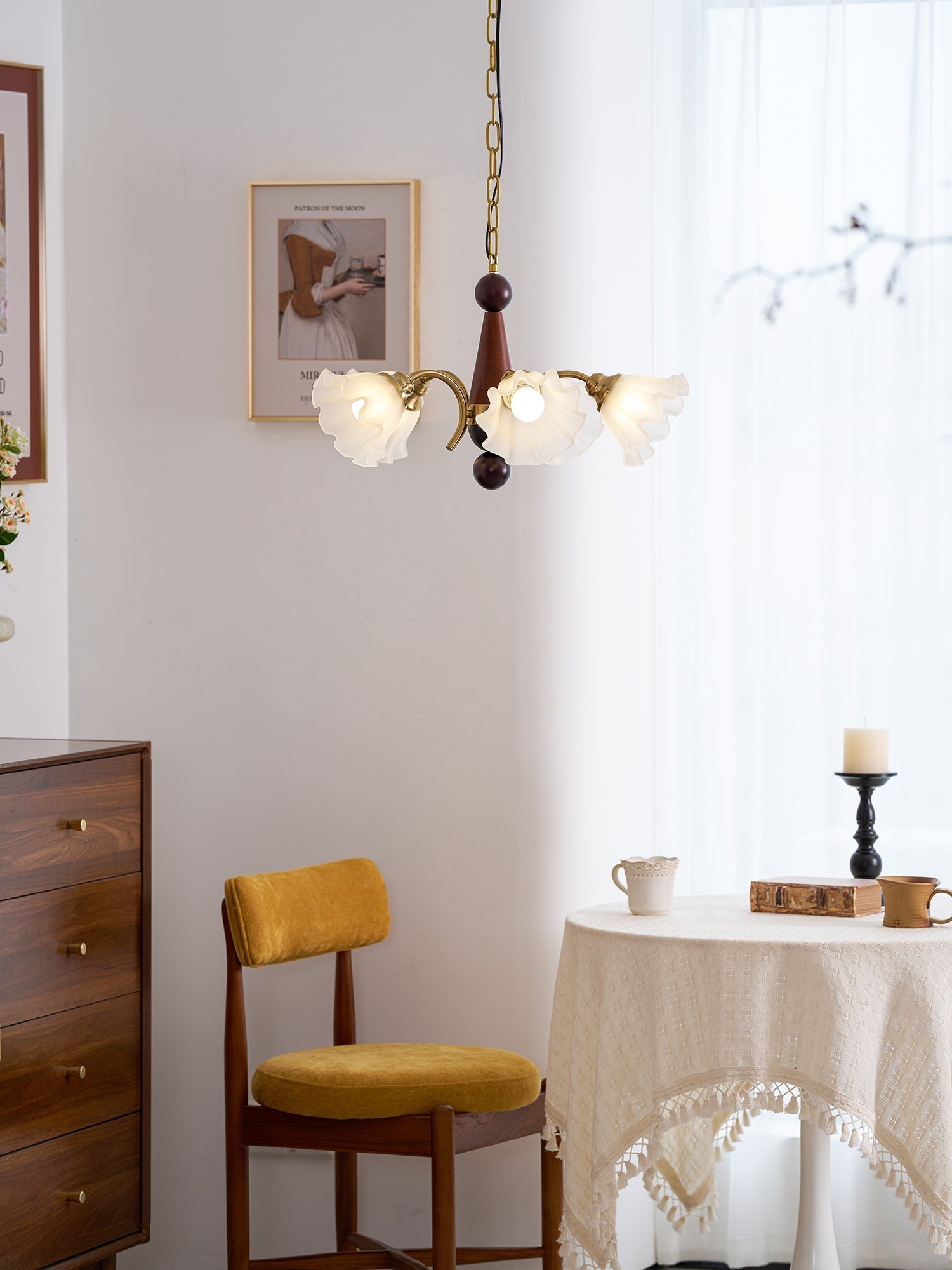 Ilvinan Traditional Elegance Wood Glass Chandelier