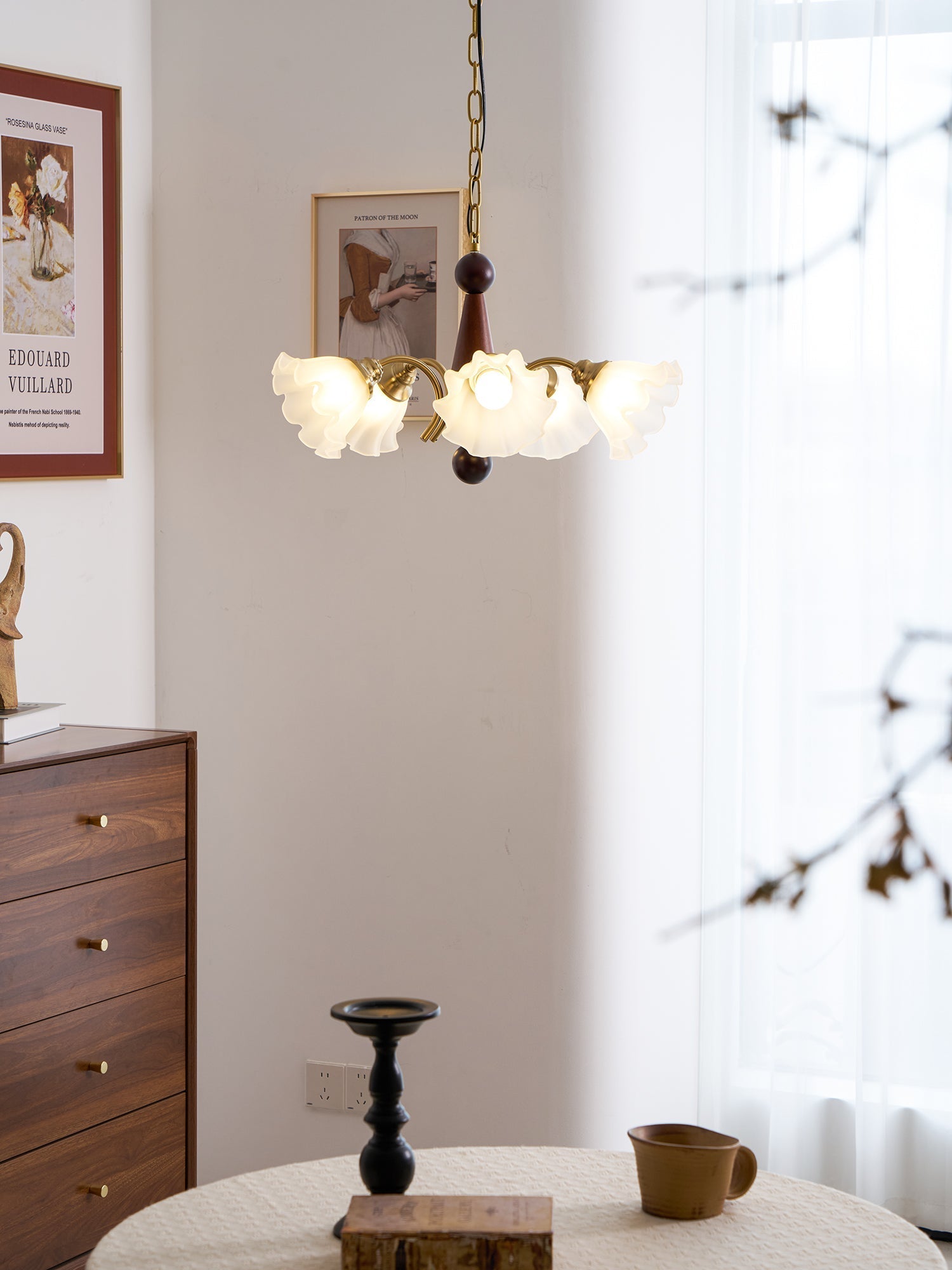 Ilvinan Traditional Elegance Wood Glass Chandelier
