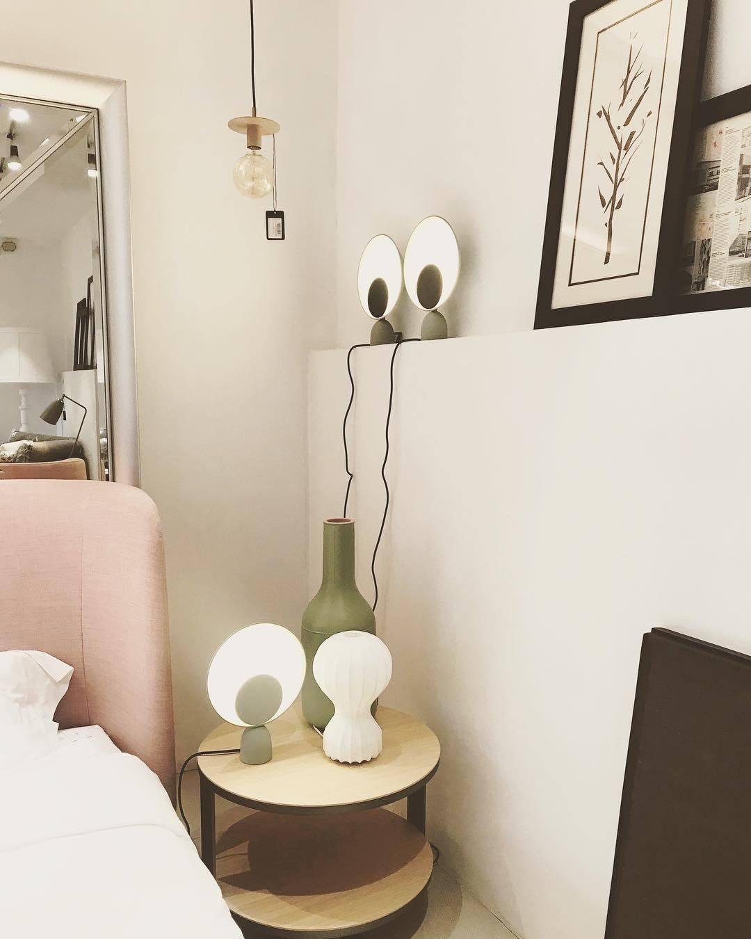 Prynd Modern Table Lamp