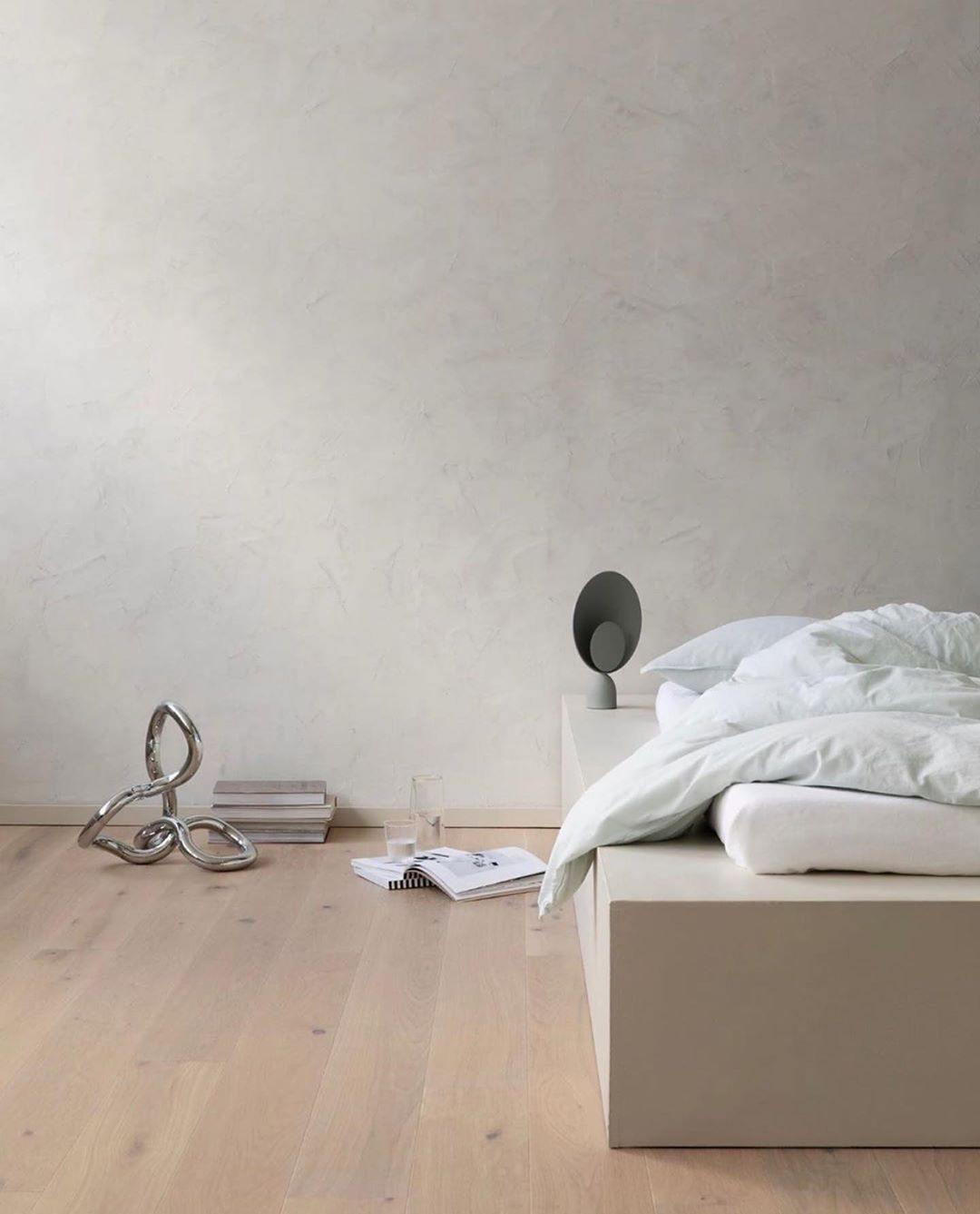 Prynd Modern Table Lamp