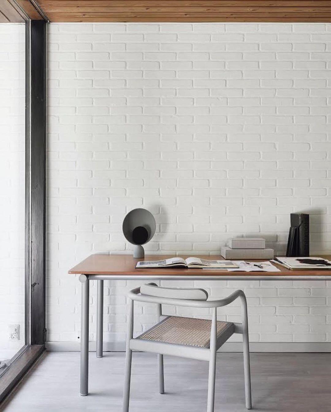 Prynd Modern Table Lamp