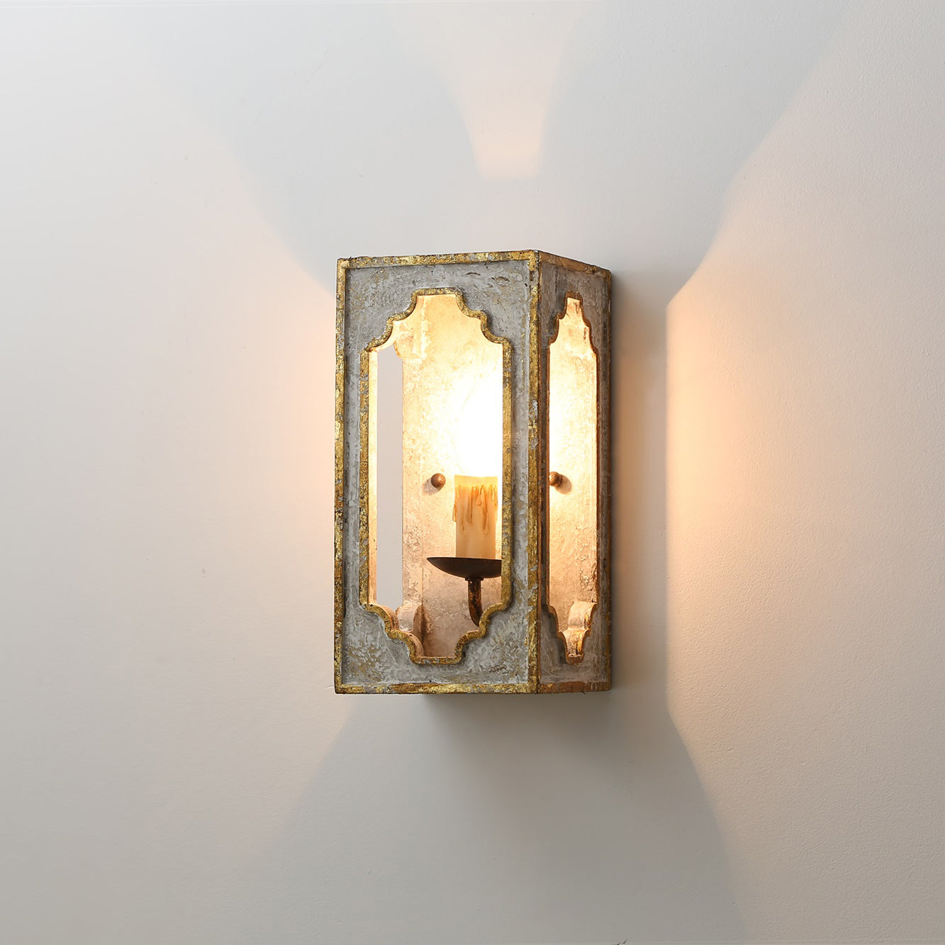 Orelararia Sconce