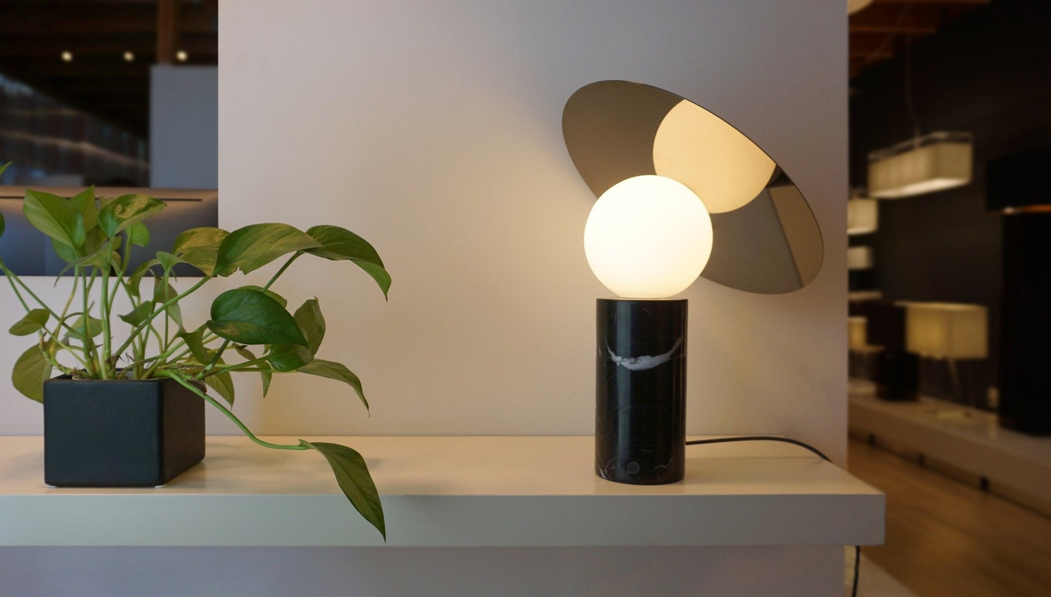 Dila Minimalist Marble Table Lamp