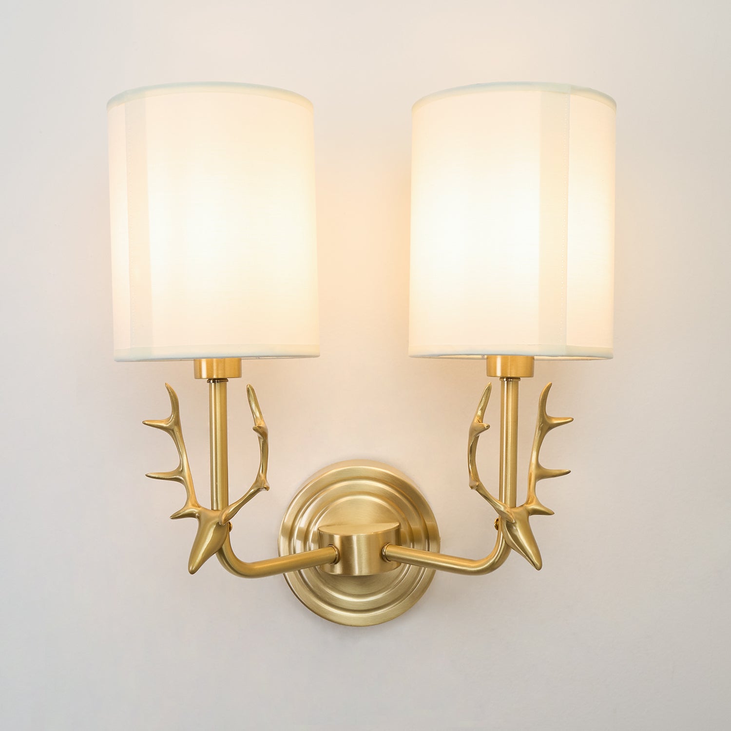Auriviella Elegance Deer Head Brass Wall Light