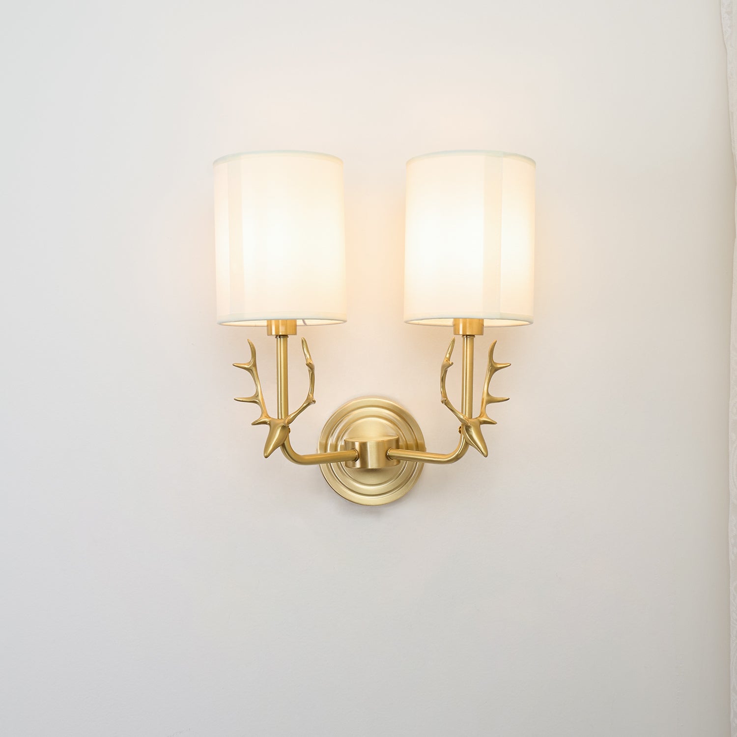 Auriviella Elegance Deer Head Brass Wall Light
