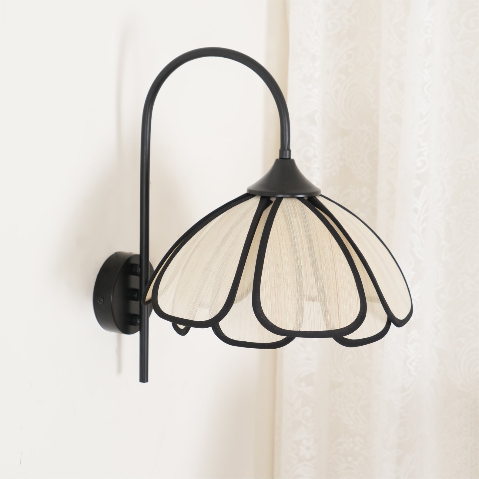 Ivsiliel Natural Burnt Petal Wall Lamp