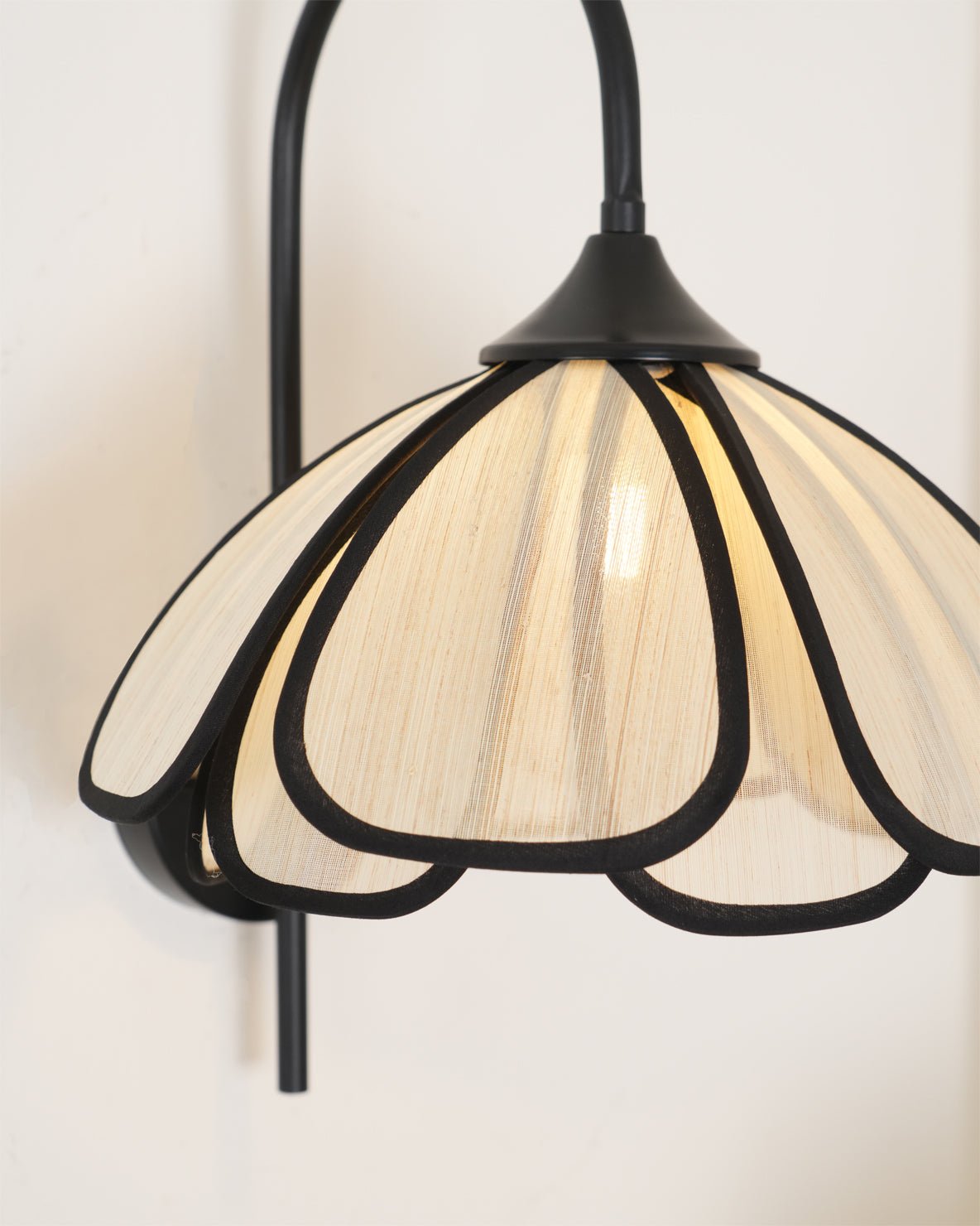 Ivsiliel Natural Burnt Petal Wall Lamp