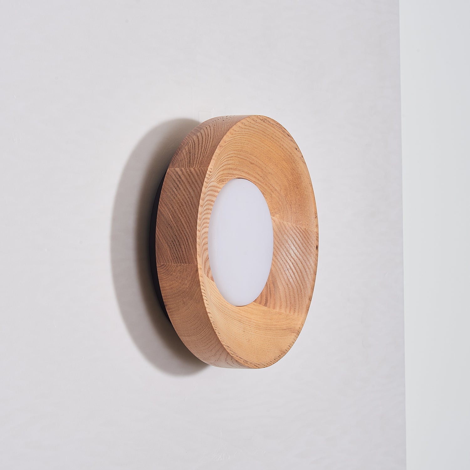 Aldaora Wall Lamp Walnut Wood Acrylic
