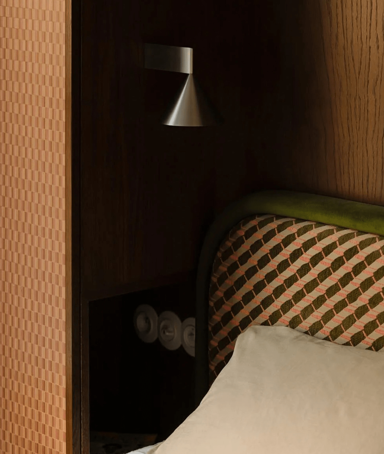 Serevan Calice Cone Wall Sconce