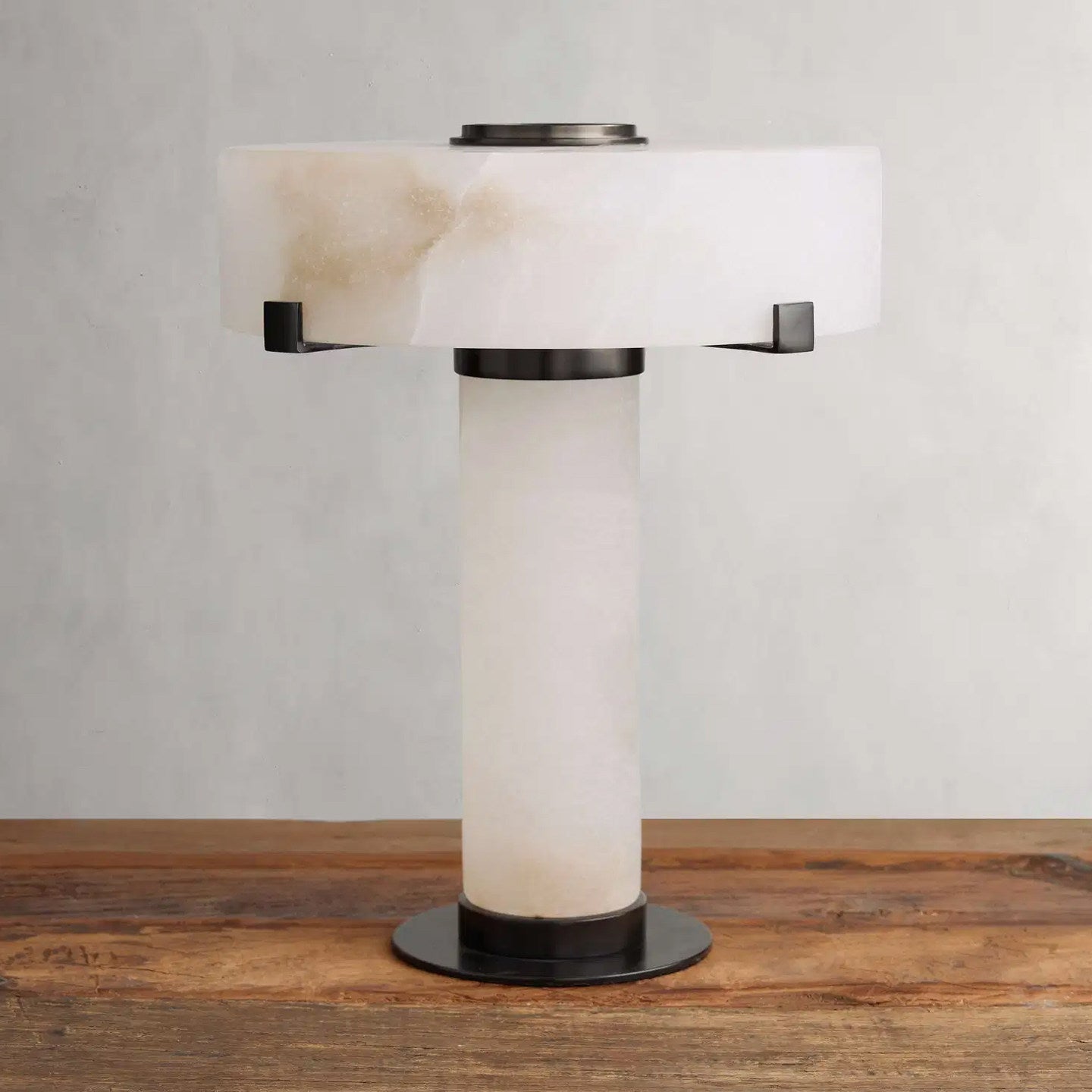 Avenuaya Alabaster Table Lamp