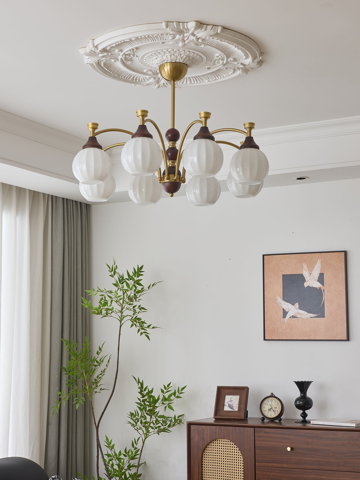 Illoros Traditional Elegance Wood Chandelier