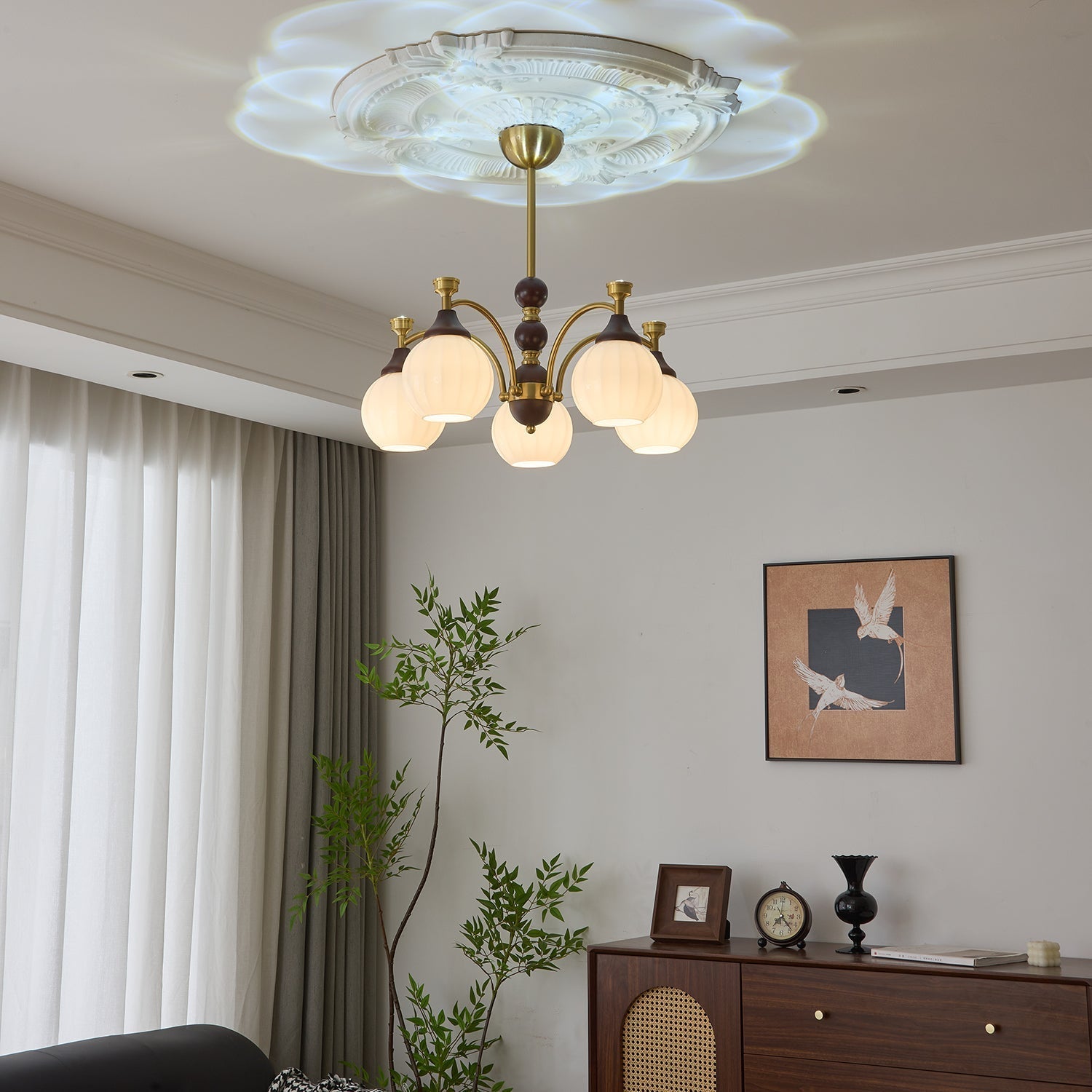 Illoros Traditional Elegance Wood Chandelier