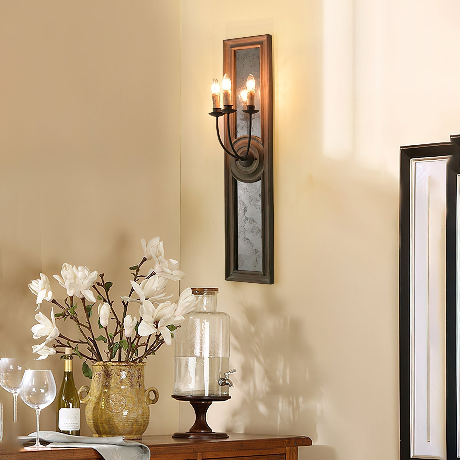Augusta Wall Lamp