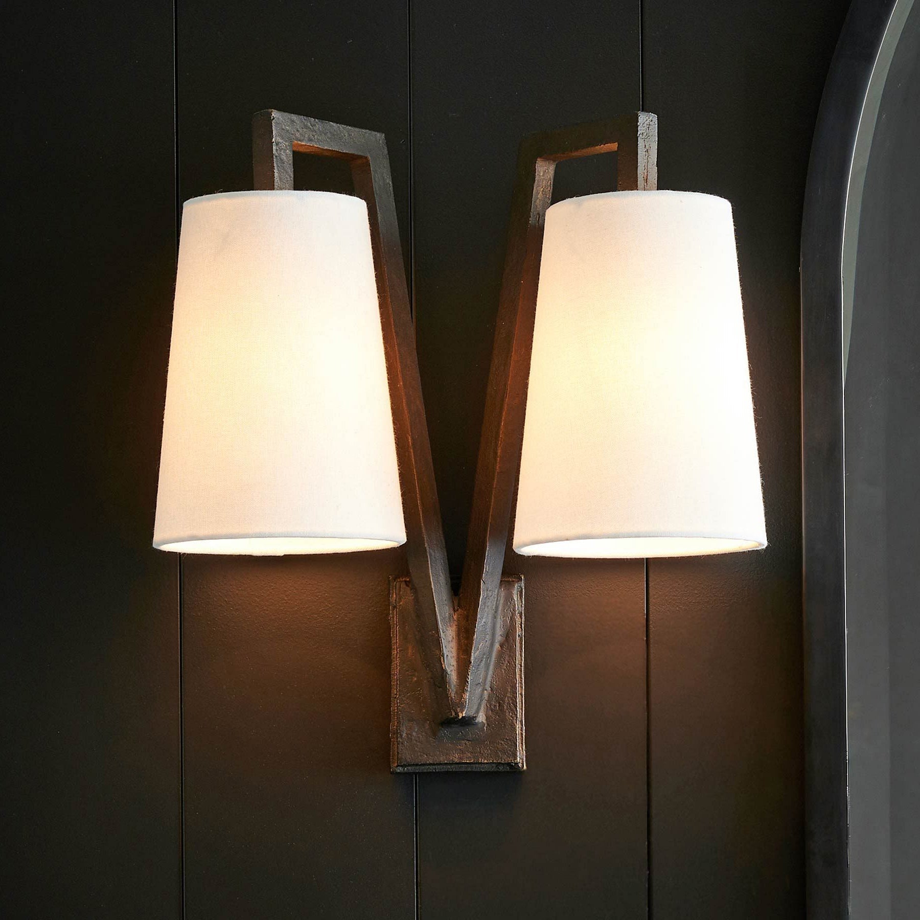 Viraoenne Wall Lamp