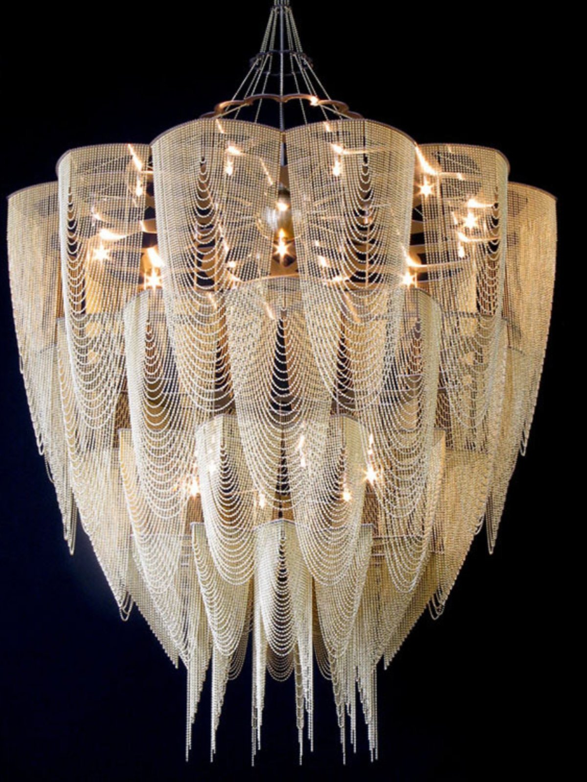 Fereraria Cascade Aluminum Chain Chandelier