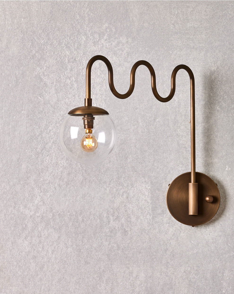 Averyn Wall Lamp