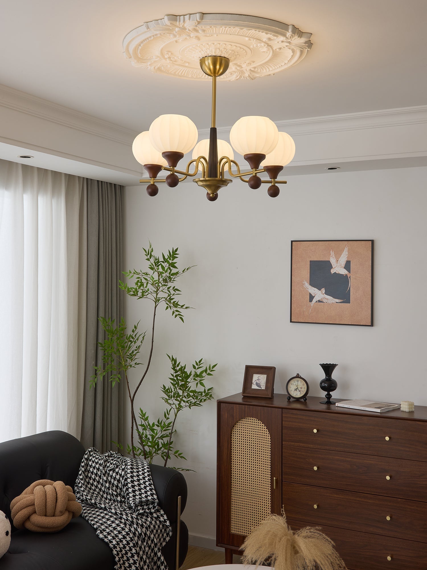 Anorionis Traditional Premium Wood Chandelier