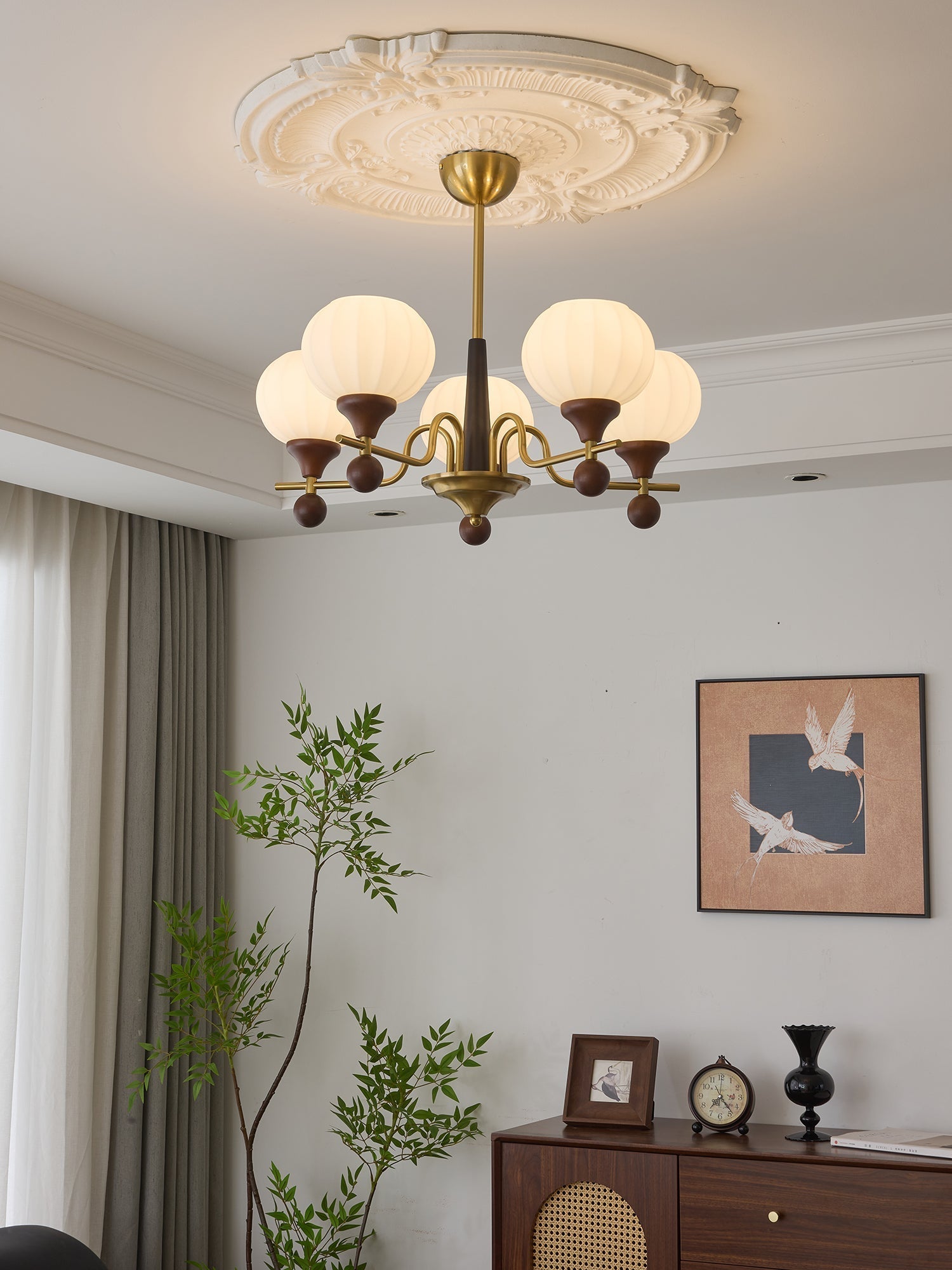 Anorionis Traditional Premium Wood Chandelier