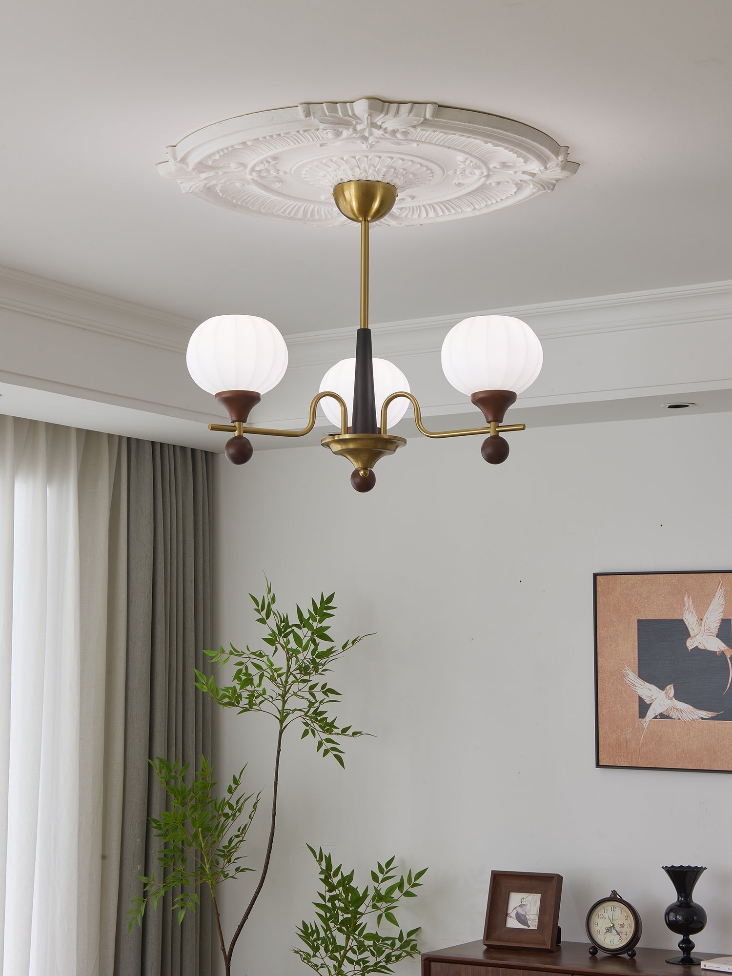 Anorionis Traditional Premium Wood Chandelier