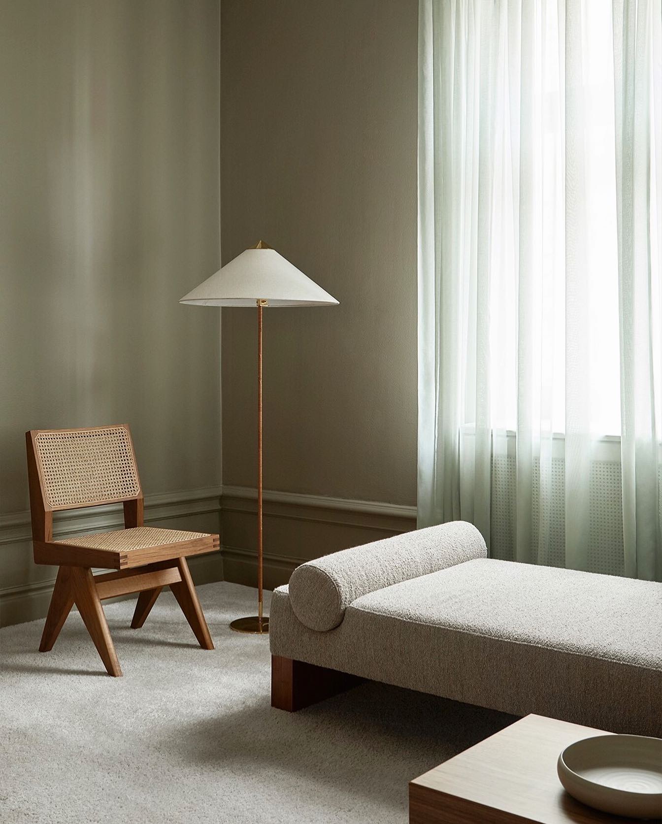Docor Minimalist Floor Lamp