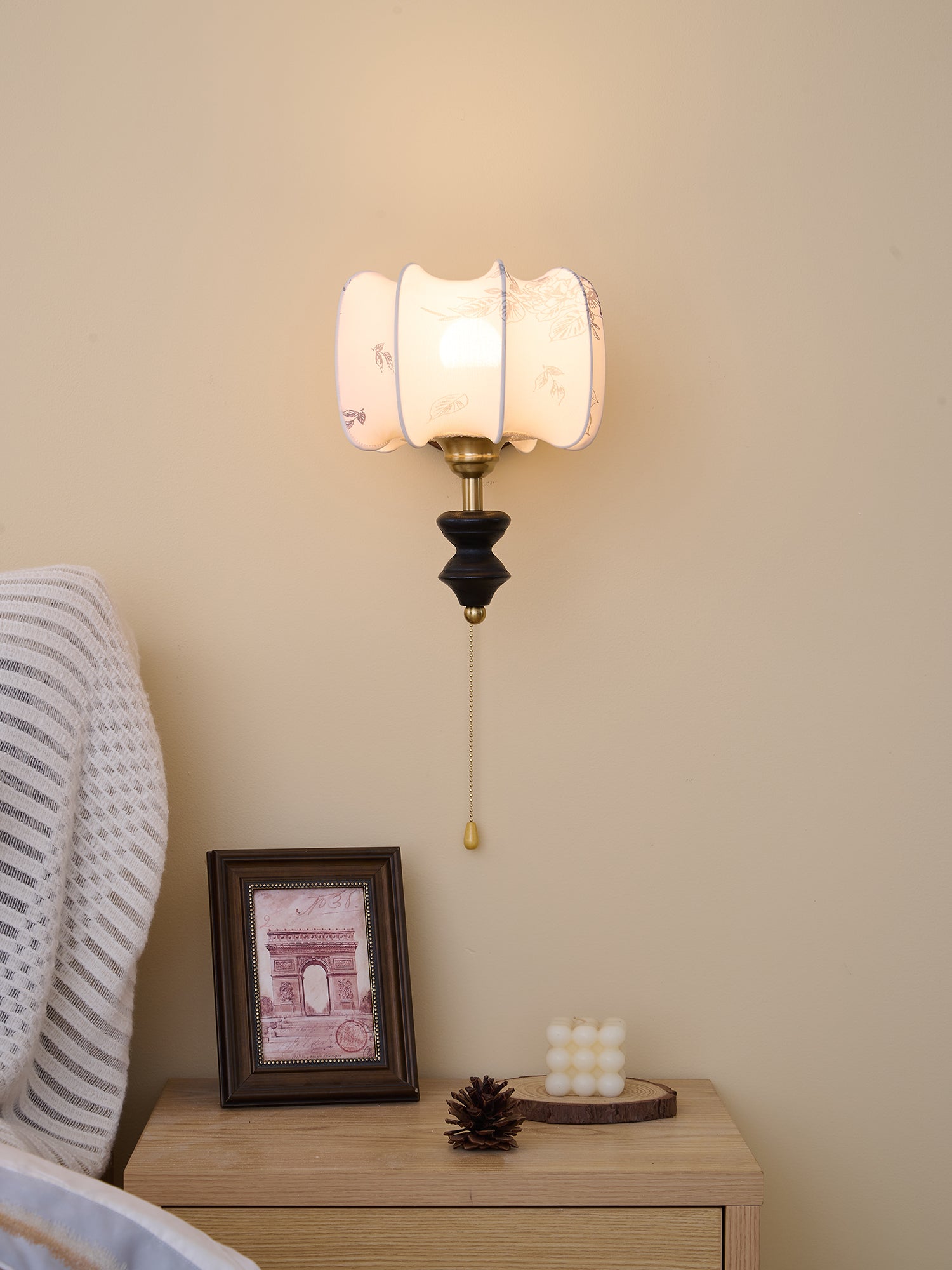 Eshae Premium Nordic Art Fabric Wood Wall Lamp