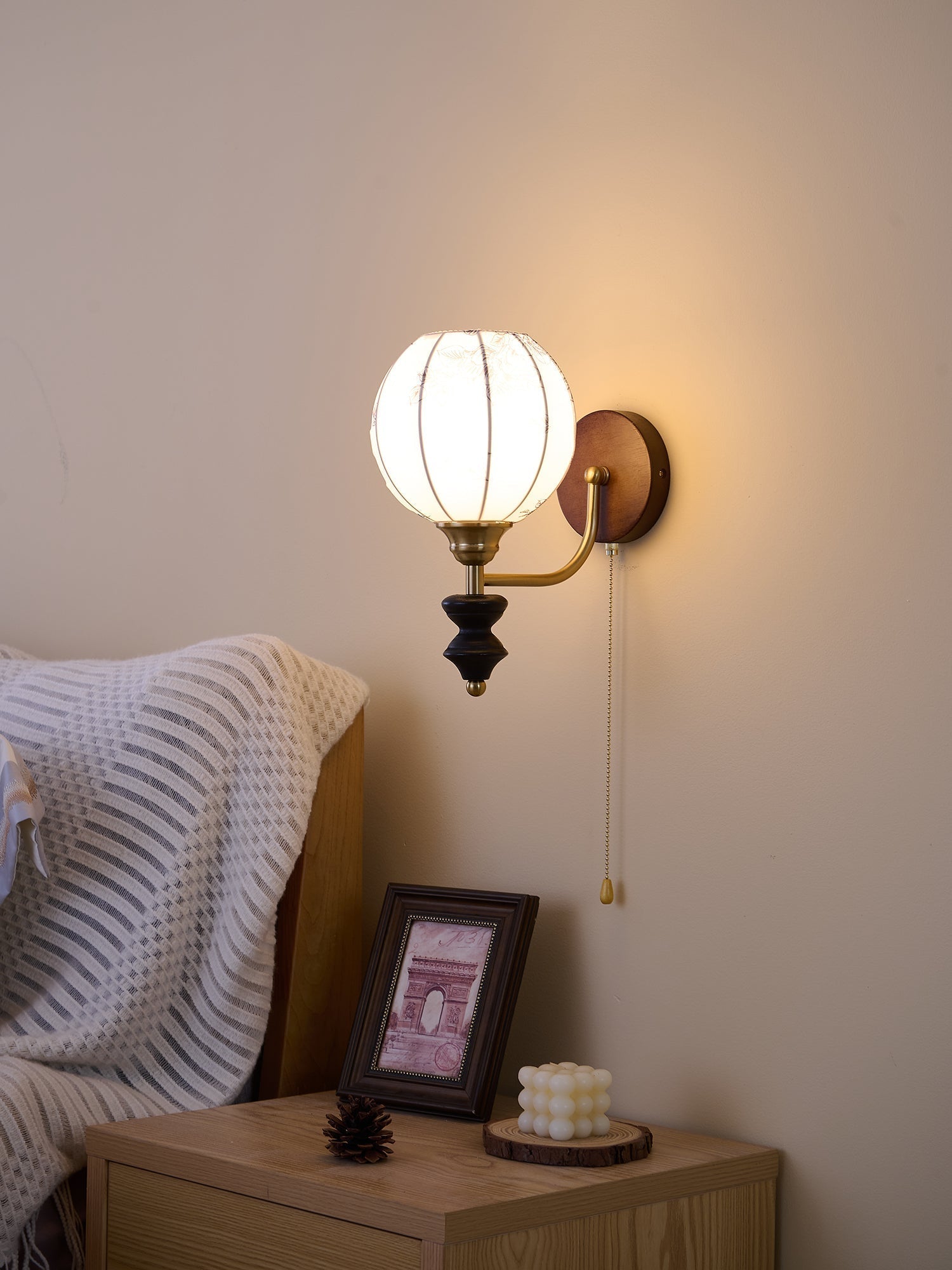 Eshae Premium Nordic Art Fabric Wood Wall Lamp