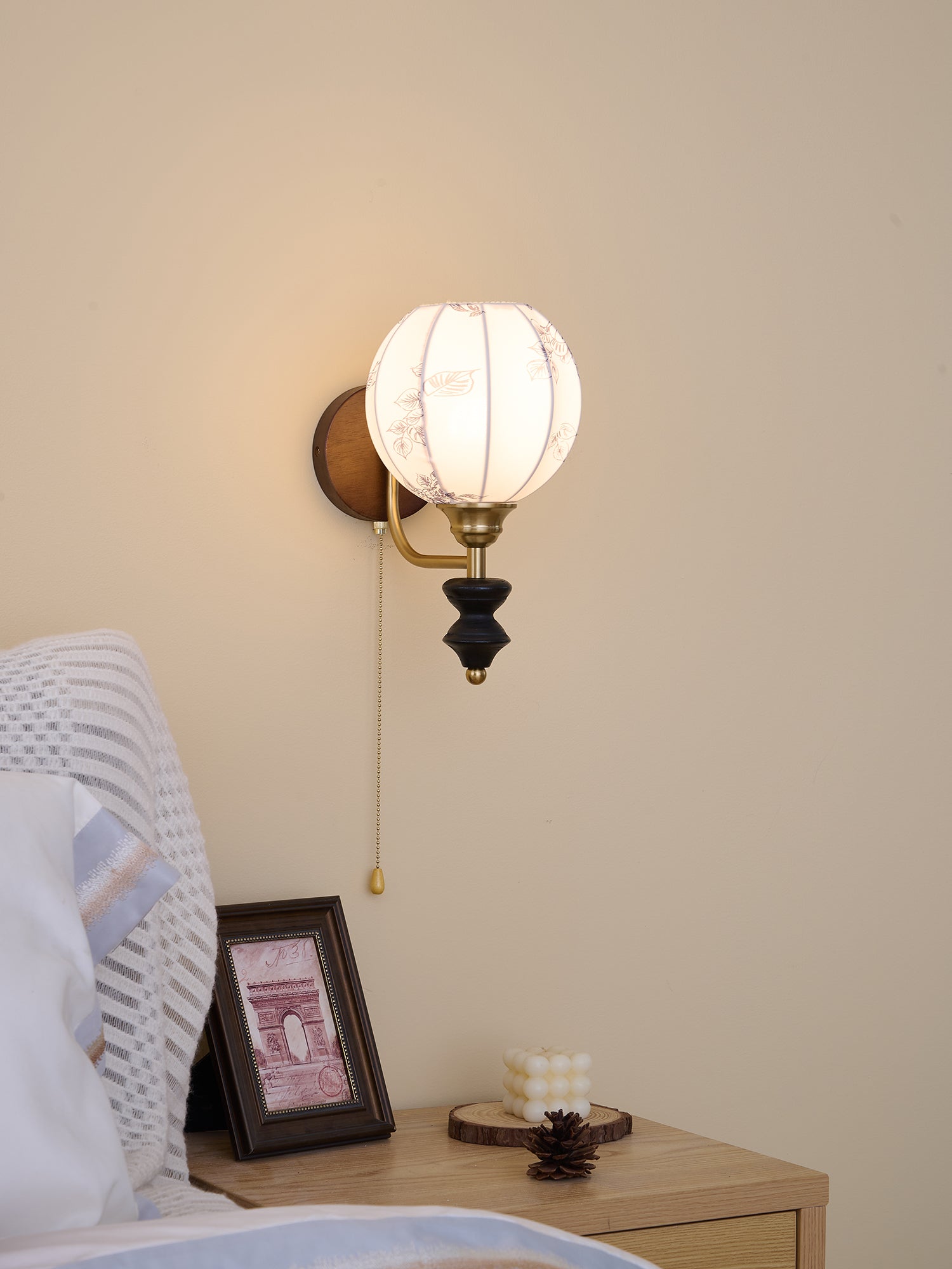 Eshae Premium Nordic Art Fabric Wood Wall Lamp