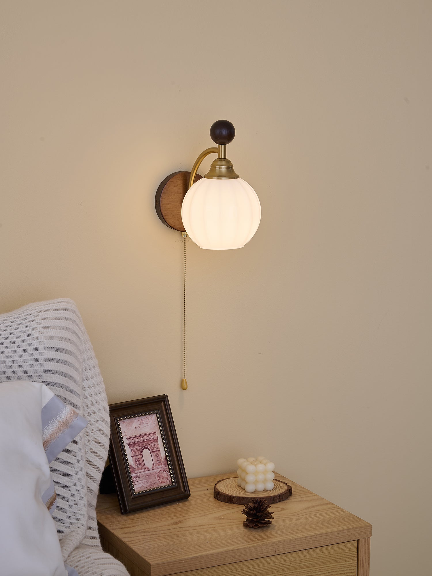 Eshae Premium Nordic Art Fabric Wood Wall Lamp