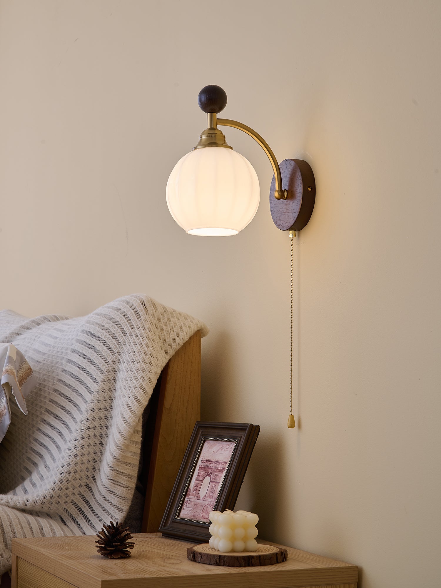 Eshae Premium Nordic Art Fabric Wood Wall Lamp