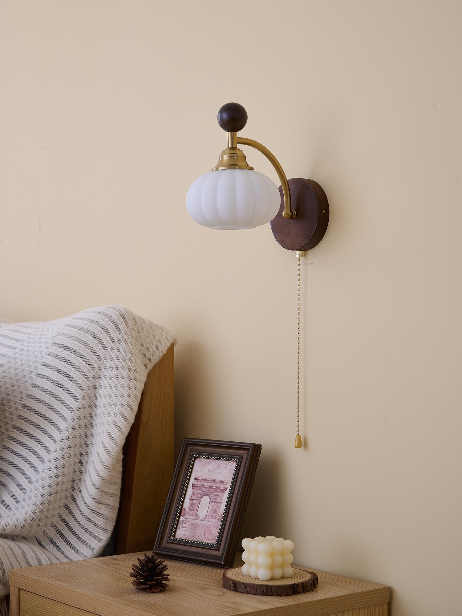 Eshae Premium Nordic Art Fabric Wood Wall Lamp