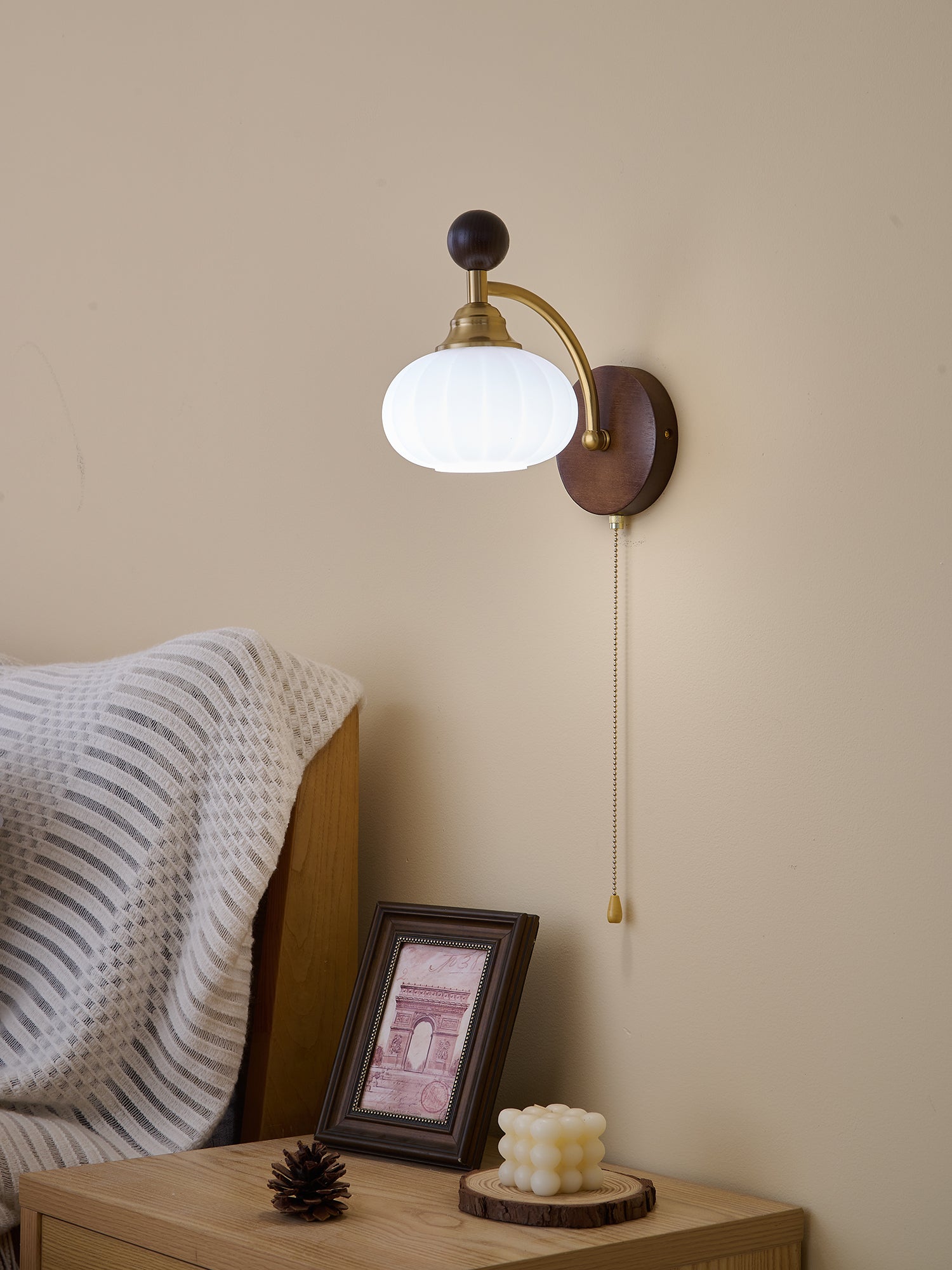 Eshae Premium Nordic Art Fabric Wood Wall Lamp